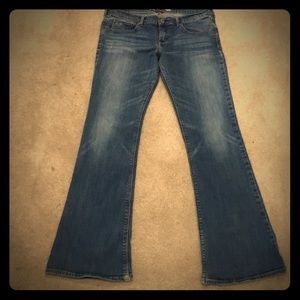 Hollister social stretch jeans, size 7R!